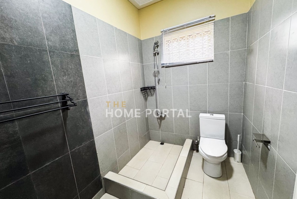 Three Bedroom to Let at Oyibi