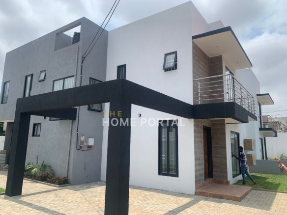 4 Bedroom House for sale at Adjiriganor