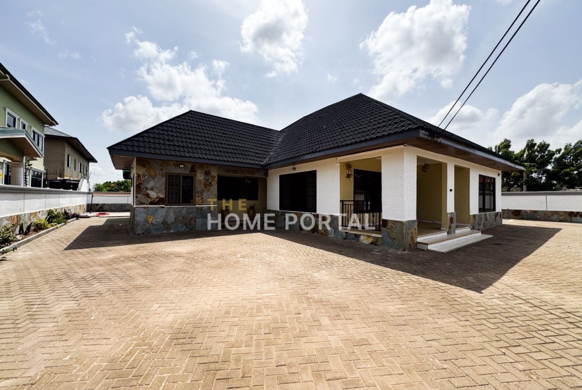 Three bedroom house at Oyibi to Let