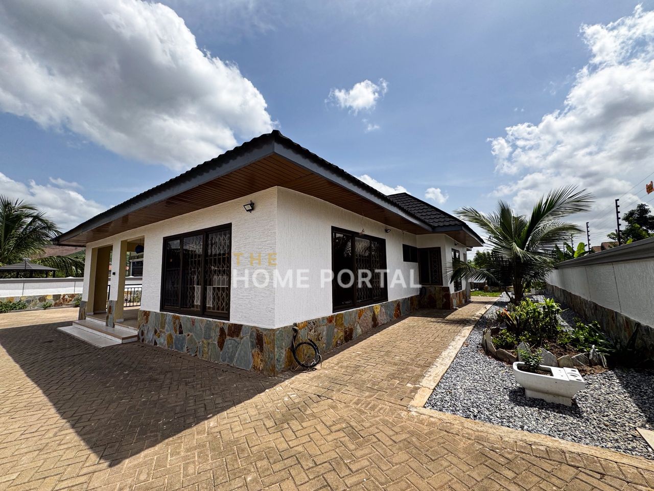 Three bedroom house at Oyibi to Let