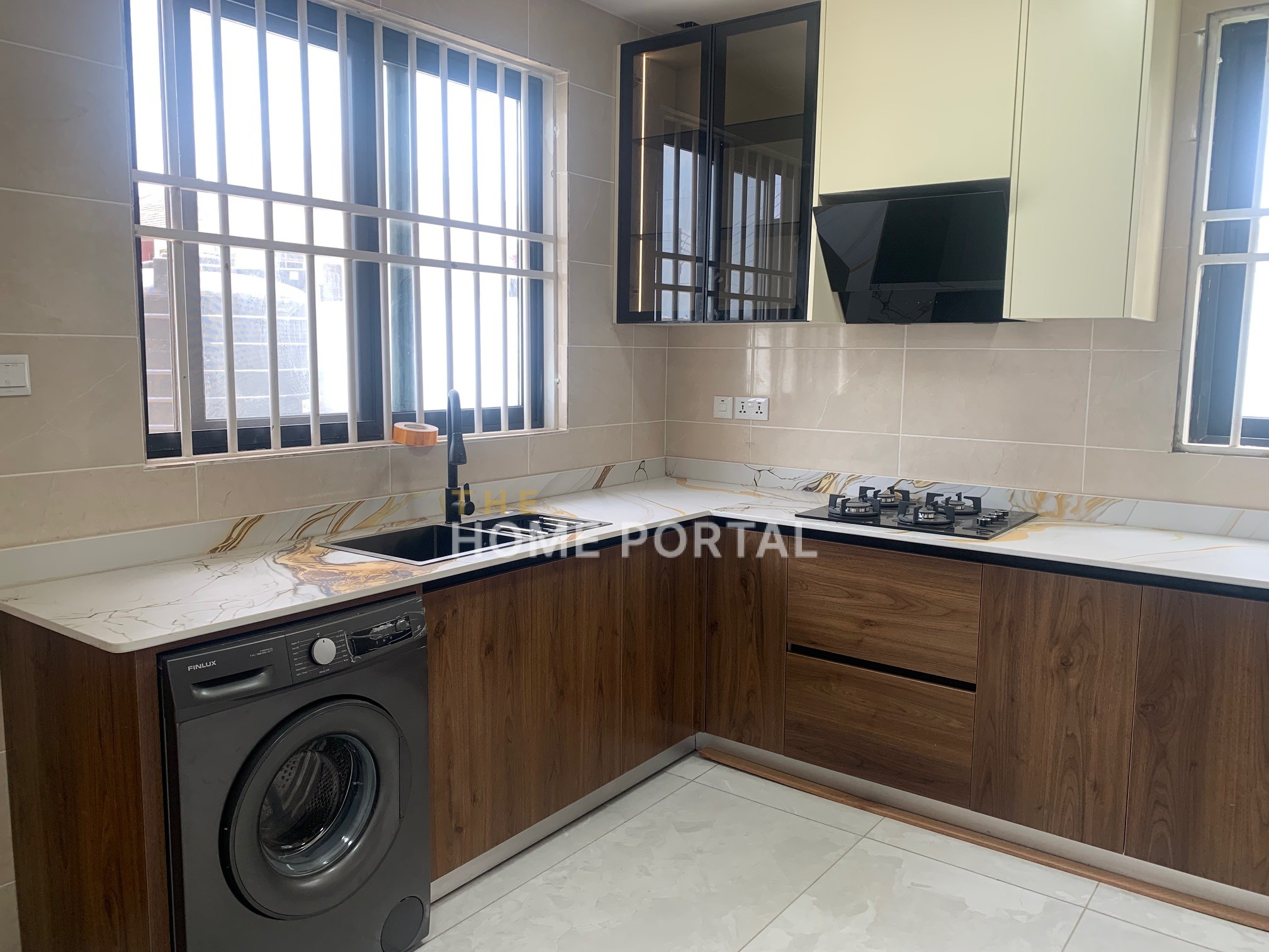 4 Bedroom House for sale at Adjiriganor
